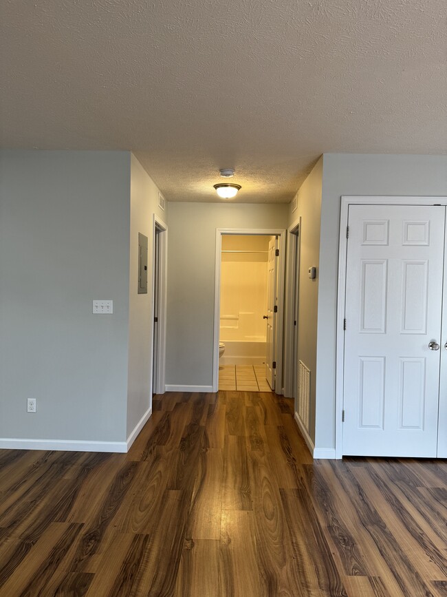 Foto del edificio - 143 School Side Dr