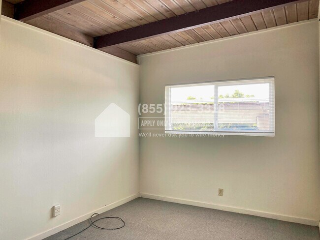 Building Photo - 6501 Donal Ave