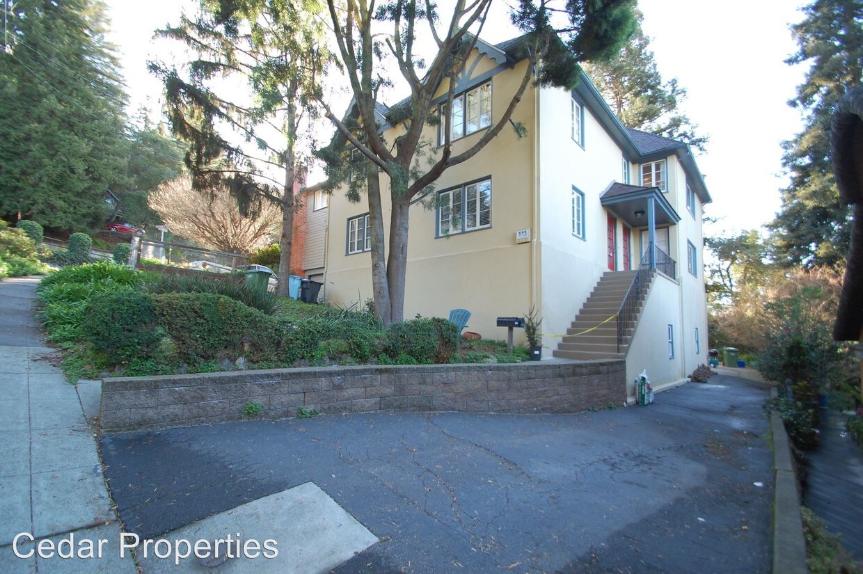 Primary Photo - 2692 Hilgard Ave