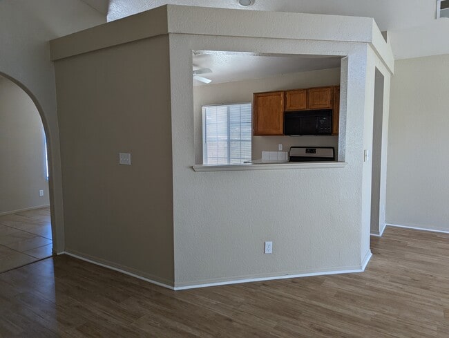 Building Photo - 3734 Hickory Ct