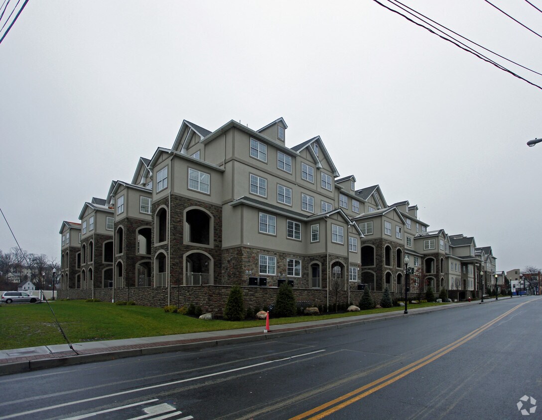 122 N Main St, Spring Valley, NY 10977 Apartments Spring Valley, NY