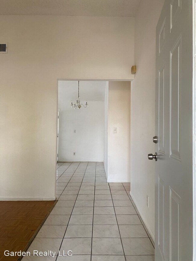 Building Photo - 3 br, 2 bath House - 2161 E Hacienda Ave.,
