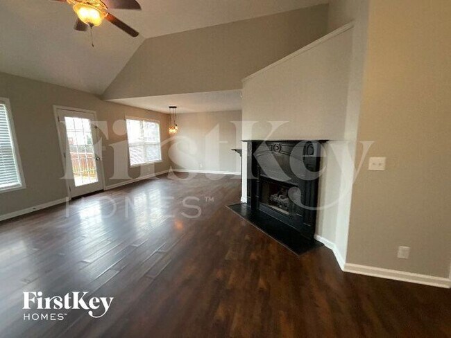 Building Photo - 3748 Naples Ct N