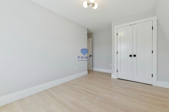 Foto del edificio - 227 Princeton St