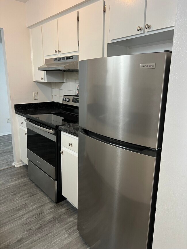 Foto del edificio - 5521 Bay Blvd