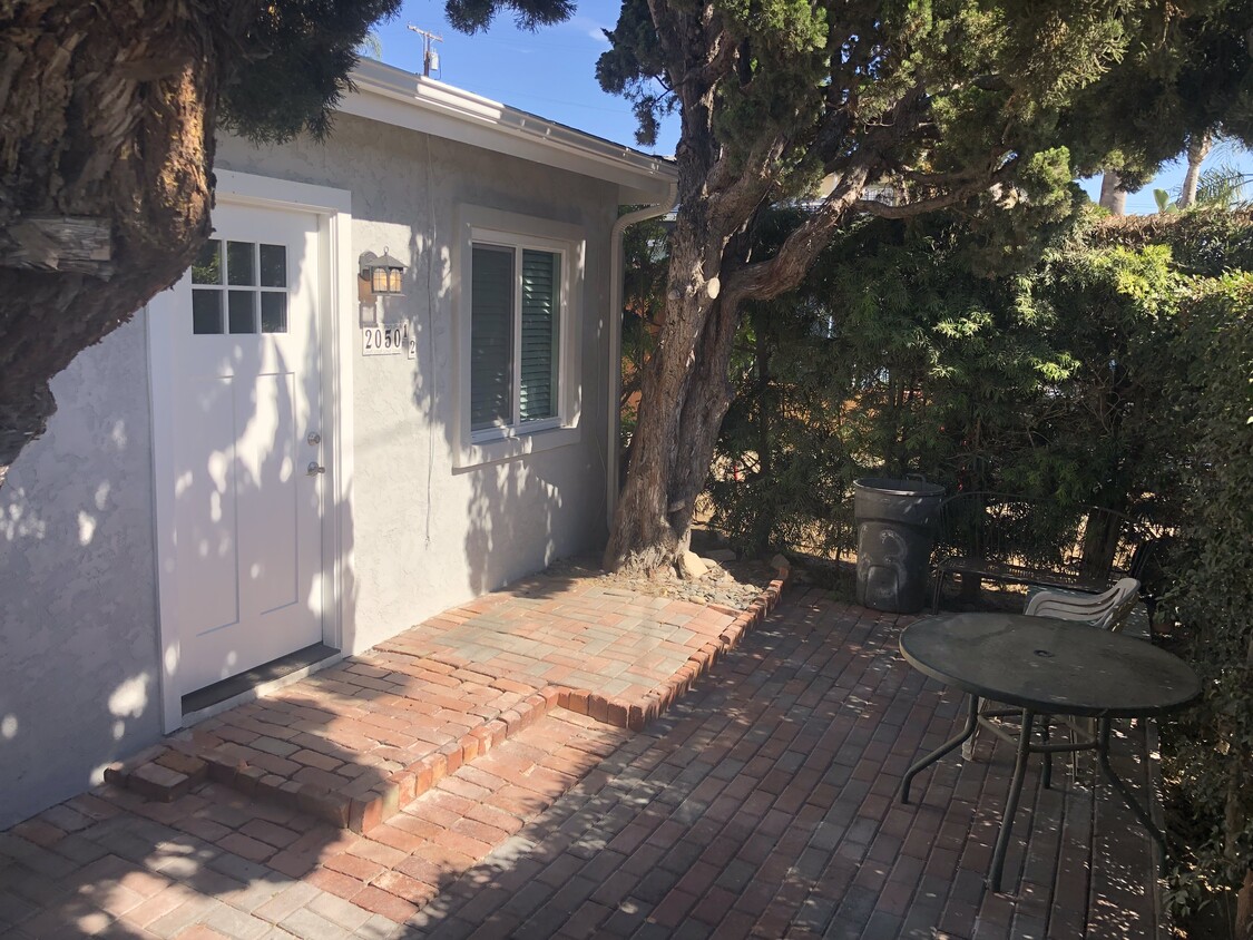 Private Patio - 2050 1/2 Diamond St