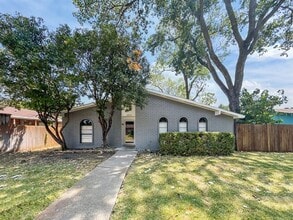 Building Photo - 6210 Glenmoor Dr