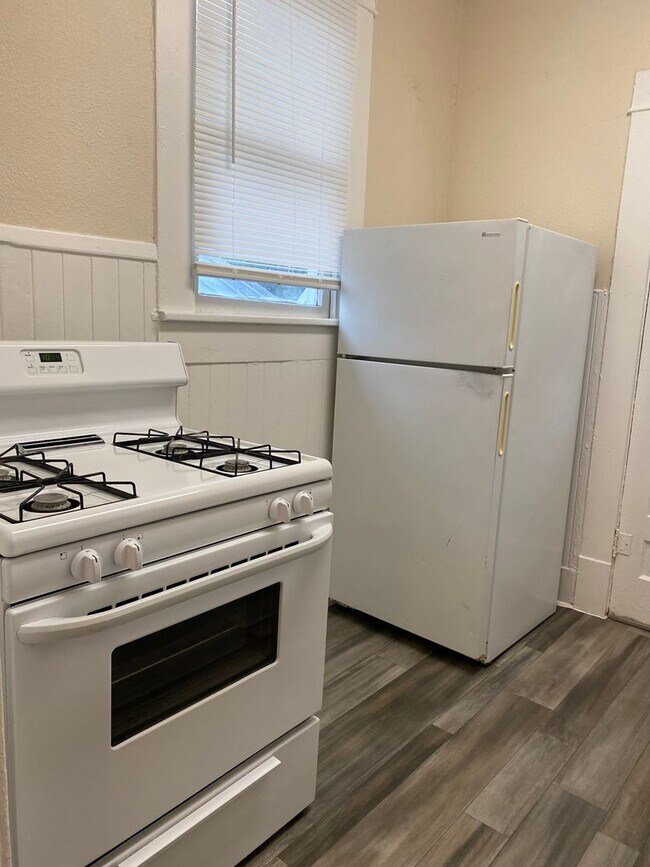531 Cedar St Unit 4, San Antonio, TX 78210 Room for Rent in San