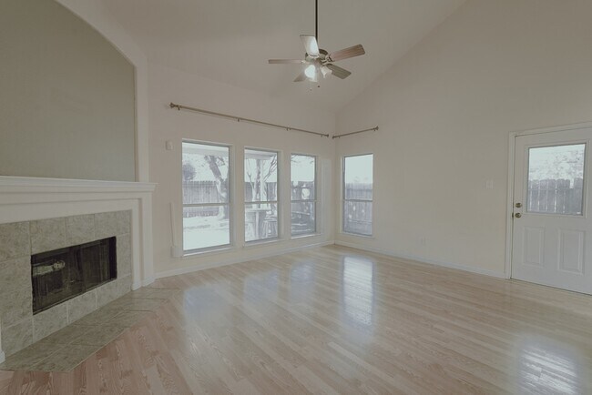 Foto del edificio - 3319 Painted Meadow Cir