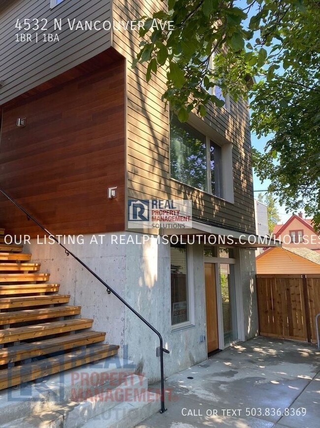 Building Photo - 4532 N Vancouver Ave