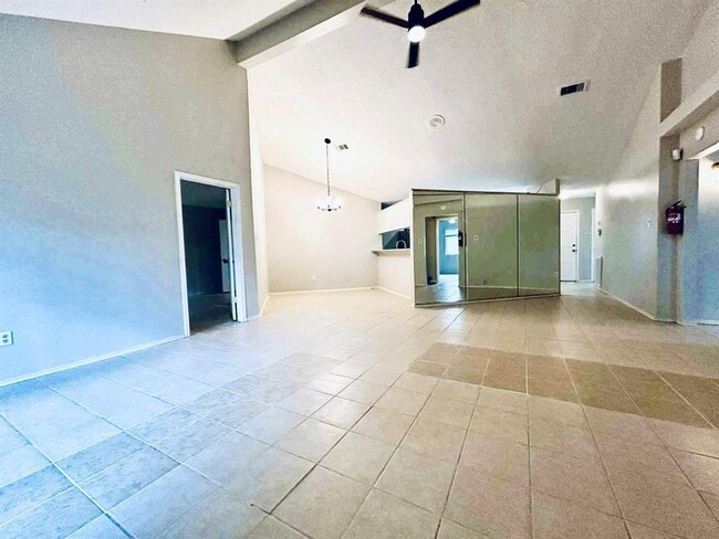Foto del edificio - 8506 Opalwood Ct