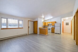 Building Photo - 604 2nd St