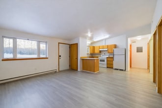 Building Photo - 604 2nd St