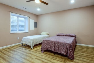 Building Photo - 42047 Darlene Pl