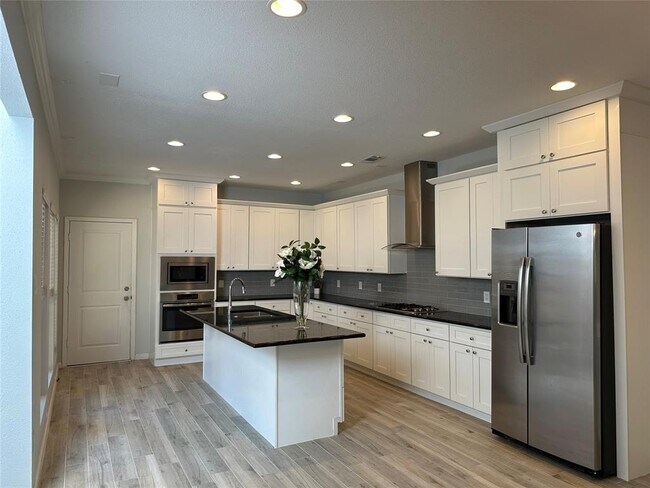 Building Photo - 12625 Memorial Dr