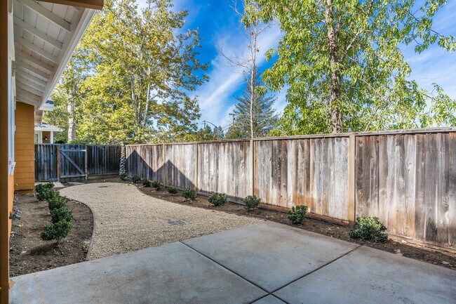 Building Photo - 100 Naramore Ln