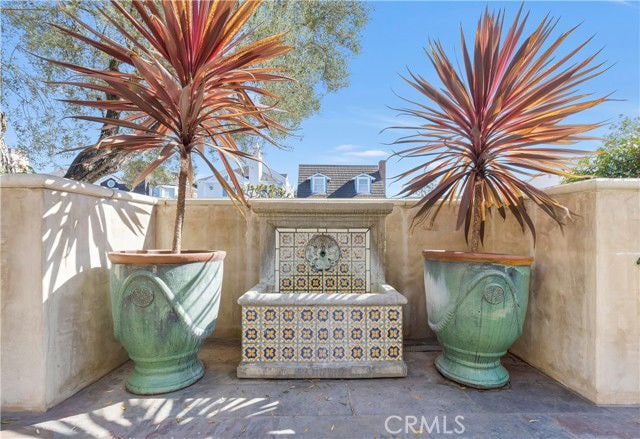 Foto del edificio - 319 Orchid Ave