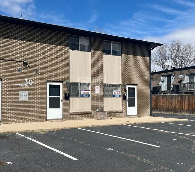 Foto del edificio - 30 Emery Way