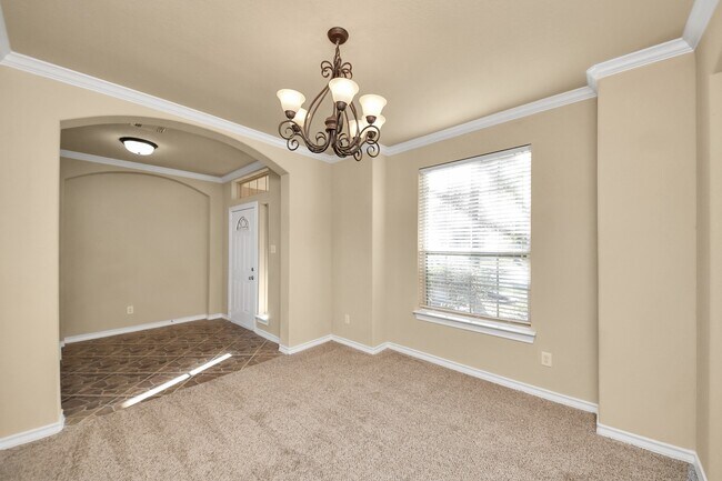 Foto del edificio - 4607 Aspen Leaf Ln