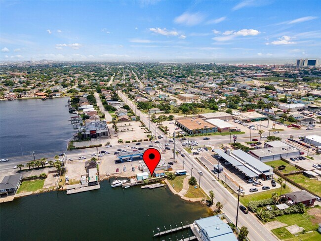 Foto del edificio - 6104 Heards Ln