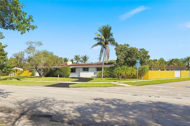 Building Photo - 8501 SW 128th St