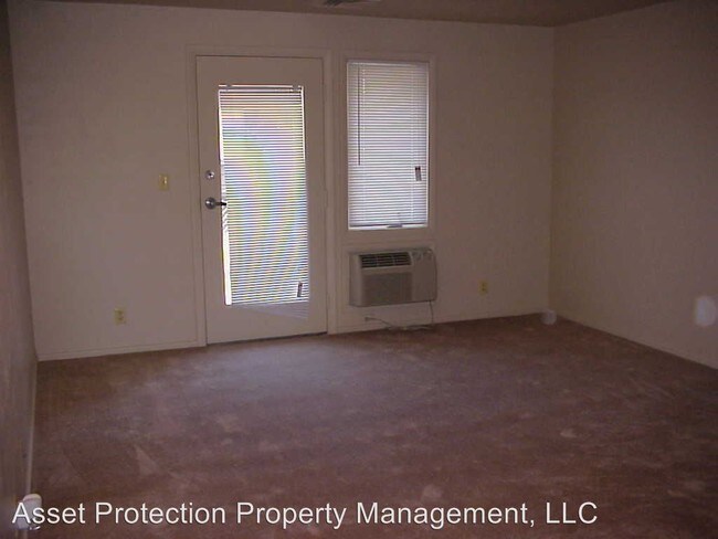 Building Photo - 417 SE Edgewater Ln