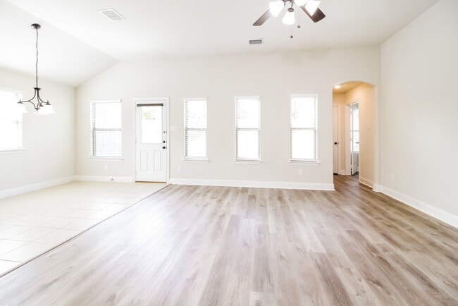 Building Photo - 334 Highmeadow Dr