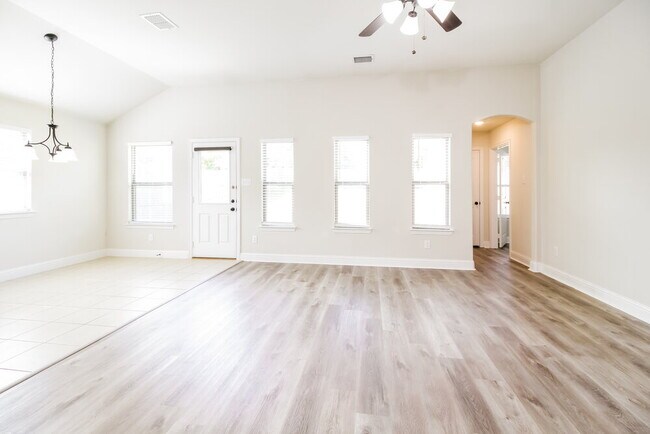 Foto del edificio - 334 Highmeadow Dr
