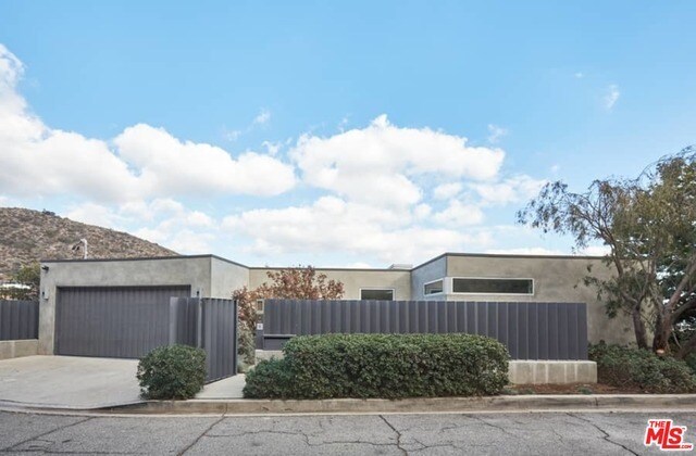 Building Photo - 1950 Wattles Dr