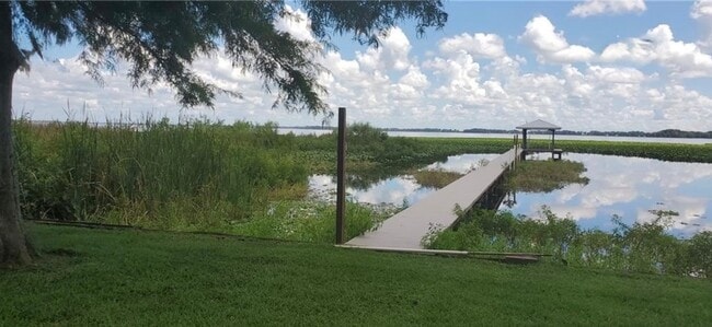 Building Photo - 19 Windy Point Rd