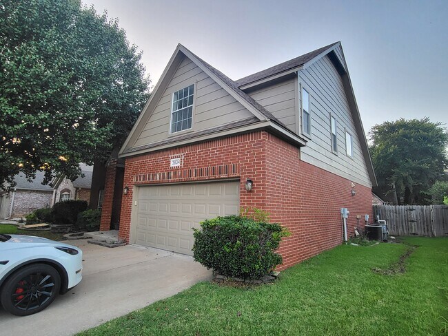 Building Photo - 3834 W Galveston Pl