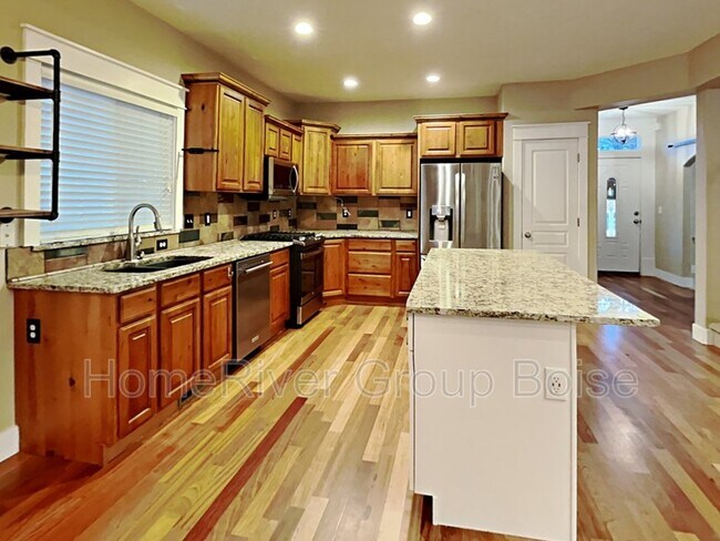 Building Photo - 834 S Capitola Way