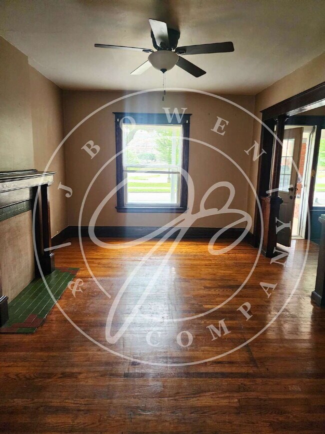 Foto del edificio - "Charming 2-Bedroom Townhouse on East Broa...