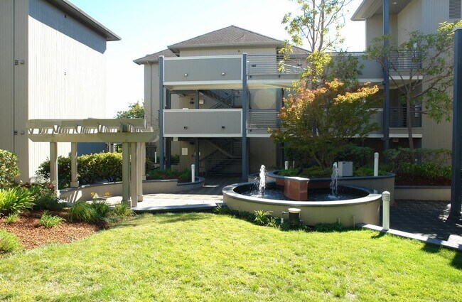 Building Photo - 880 Meridian Bay Ln