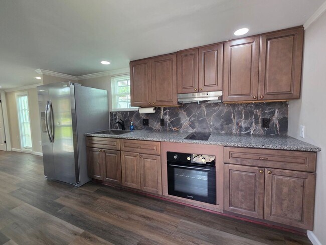 Foto del edificio - 8676 Sharon Ln
