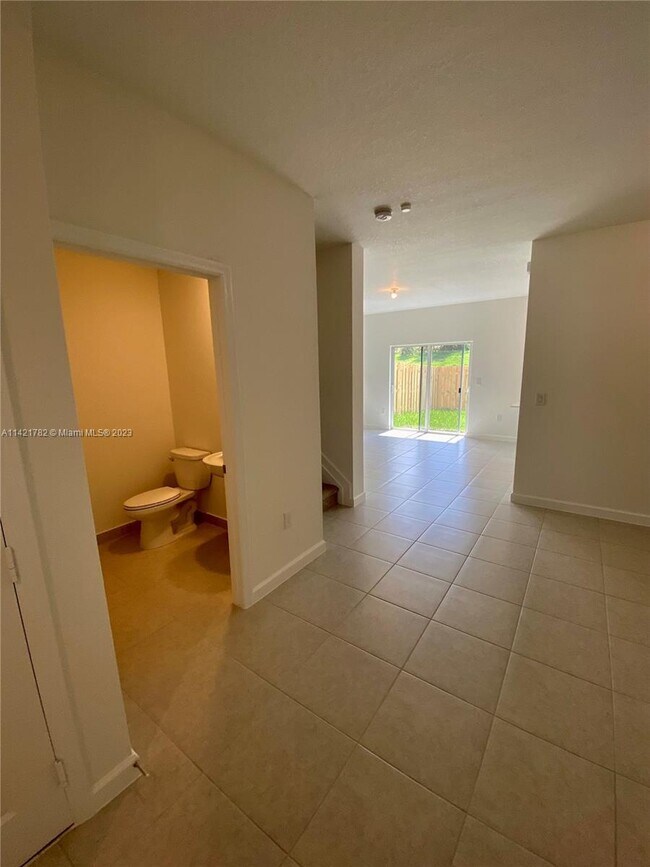 Foto del edificio - 4666 NW 120th Way