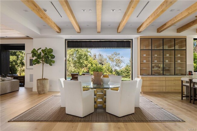 Foto del edificio - 24341 Rolling View Rd