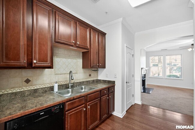 Foto del edificio - 235 River Green Ave