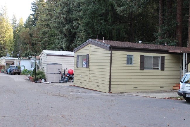 Foto del edificio - Forest Glen Mobile Home Park