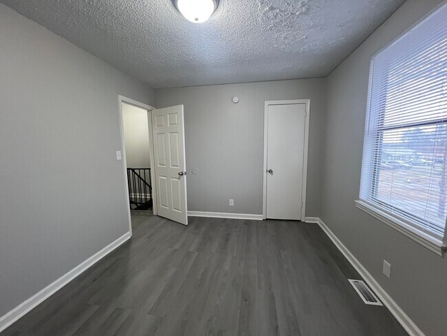 Foto del edificio - 226 Greenleaf Cir