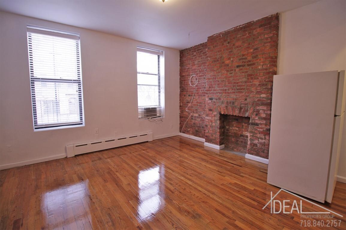 Primary Photo - 658 Carroll St