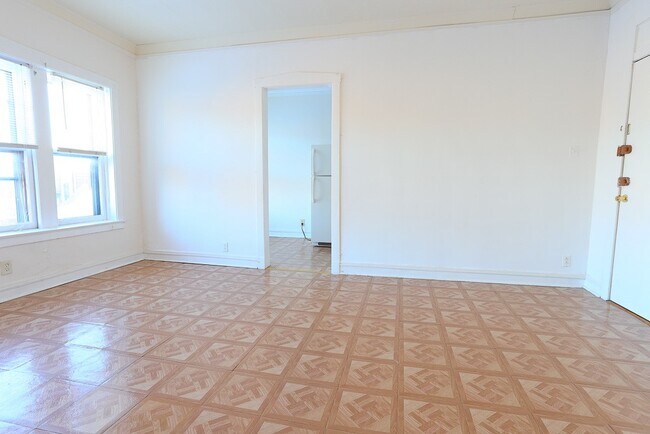 Foto del edificio - 2222 W Wilson Ave