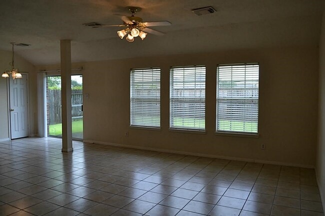 Building Photo - 2318 Waterwood Dr