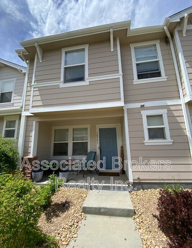 18941 E 58th Ave, Denver, CO 80249 Townhome Rentals in Denver CO