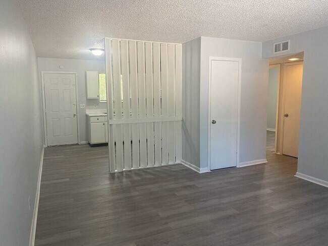 Building Photo - 5240 Westchase Court - 3