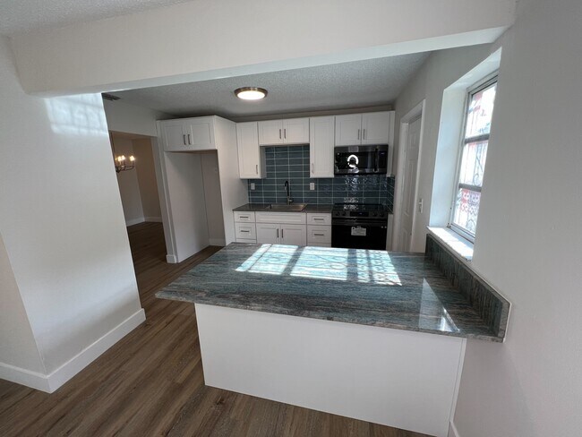 Foto del edificio - 2792 SW 26th St