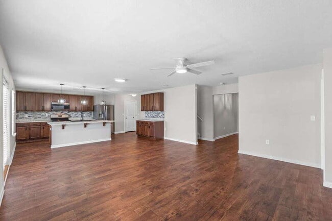 Building Photo - 4905 Kensington Ln