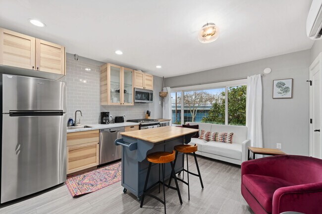 Building Photo - 2644 33rd St