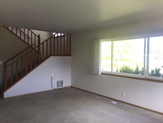 Building Photo - 2 br, 2 bath House - 185 1/2 1st Ave WN