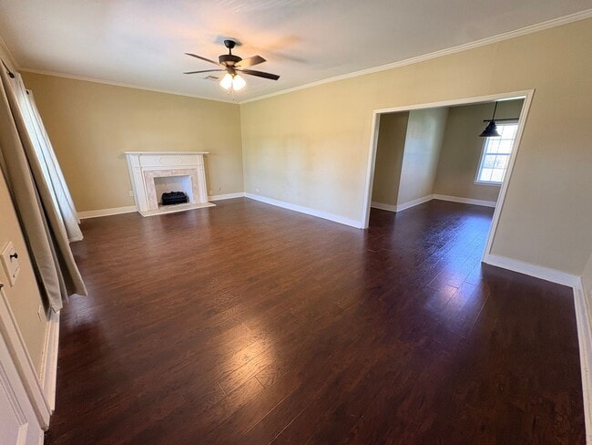 Building Photo - 138 Richard St